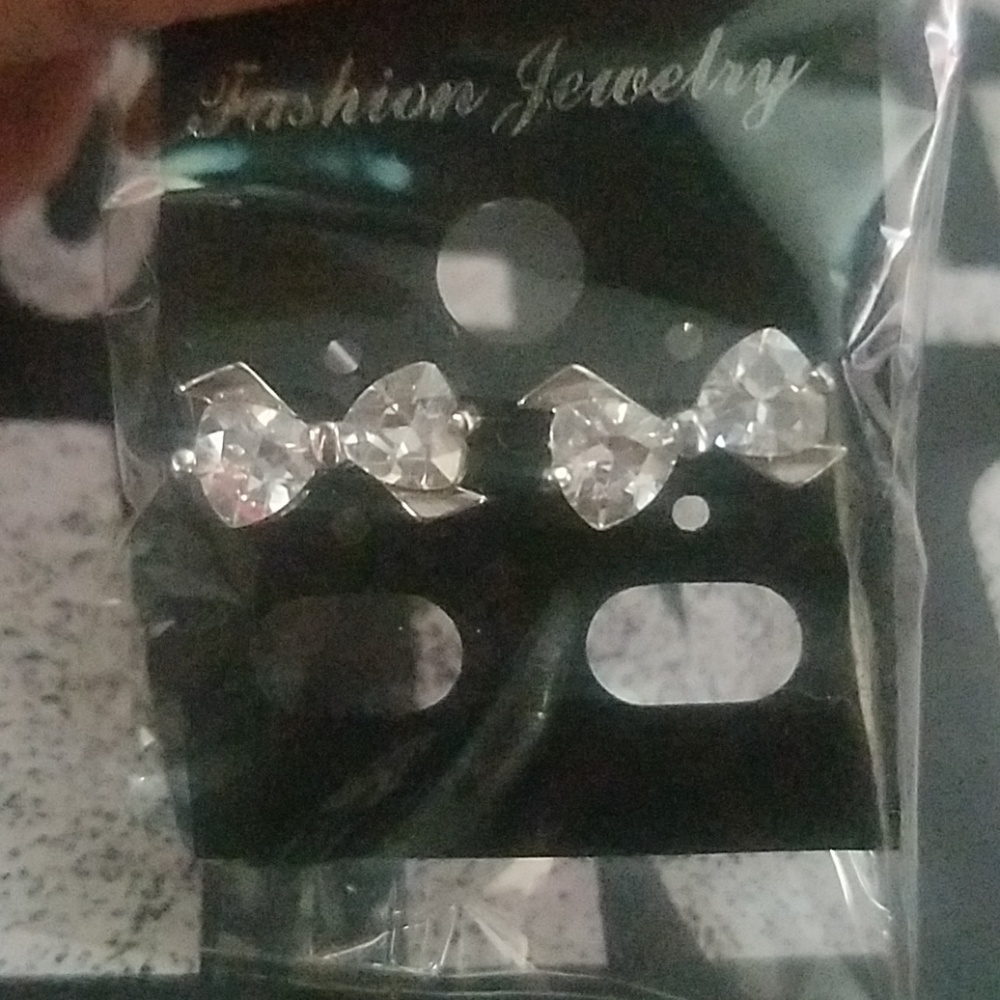 Diamond bow earrings